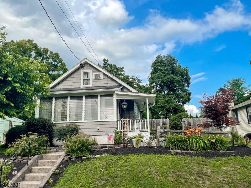 615 Mansfield St - Photo 1