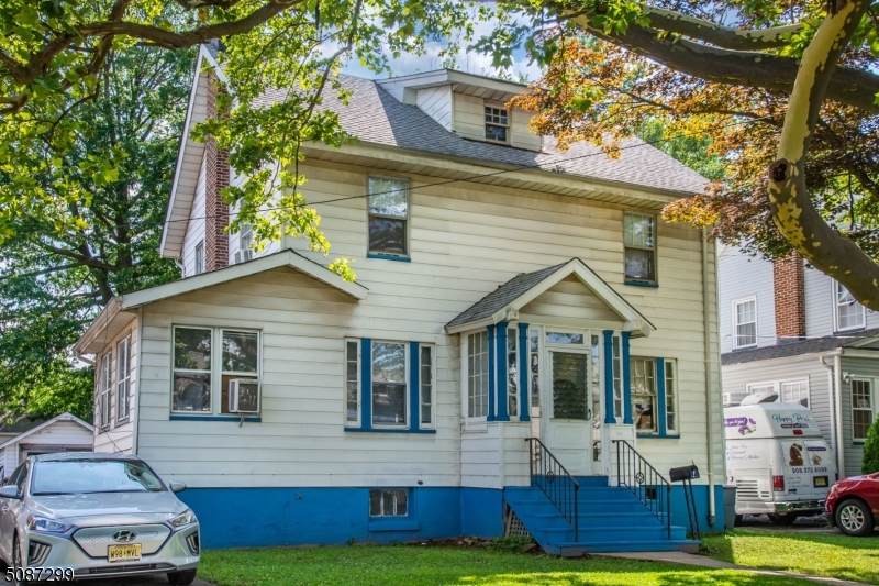 704 Wyoming Ave - Photo 1