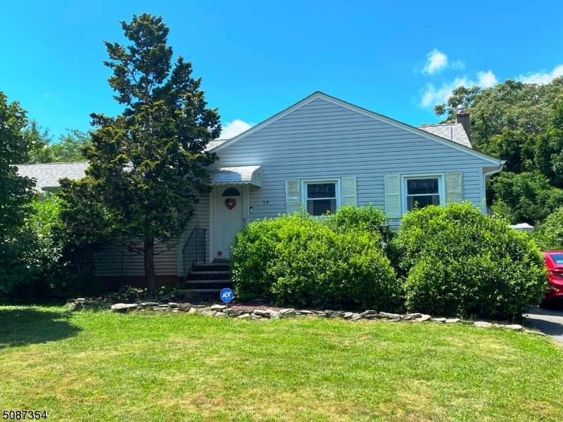 14 Lewis Pl - Photo 1