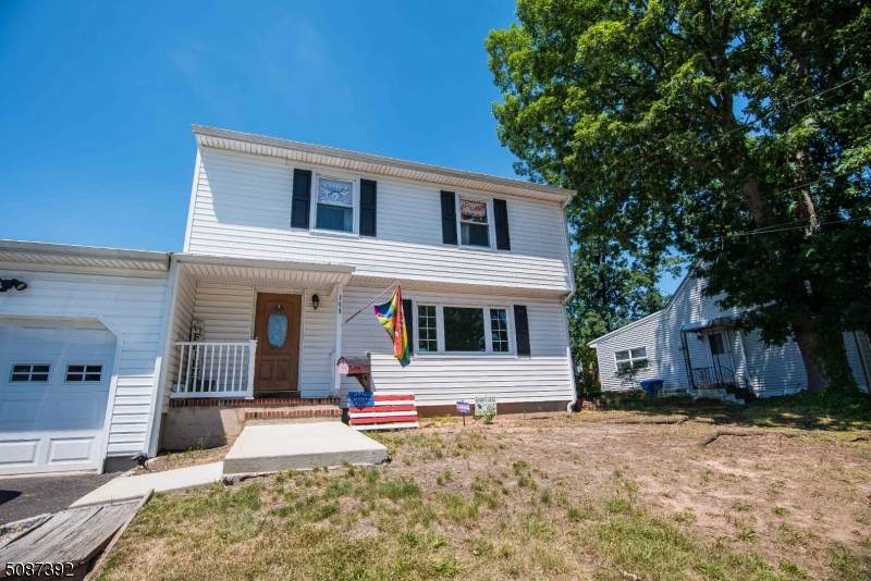 109 Poplar St - Photo 1