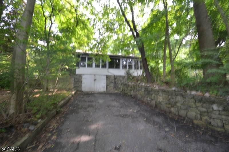 1 Ravine Dr - Photo 1
