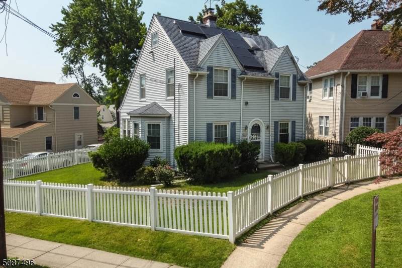 992 Byron Ave - Photo 1