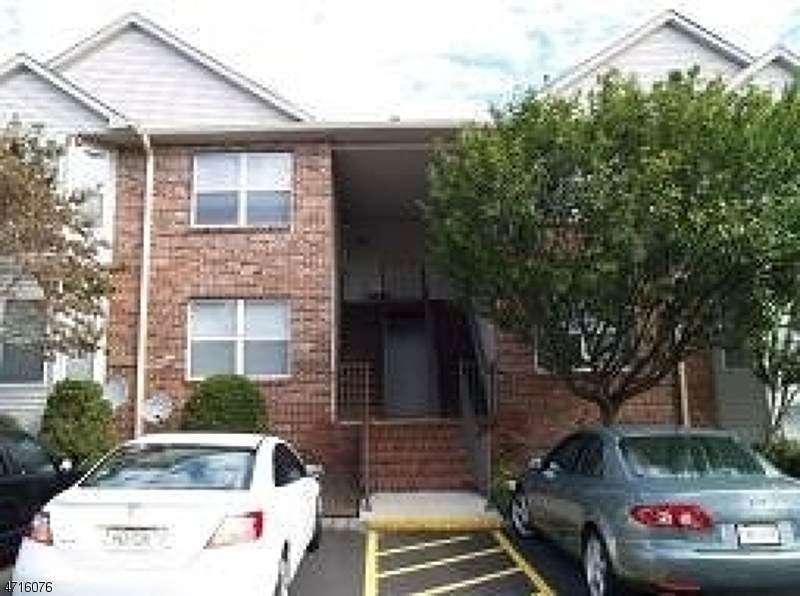 28 Donna Dr - Photo 1