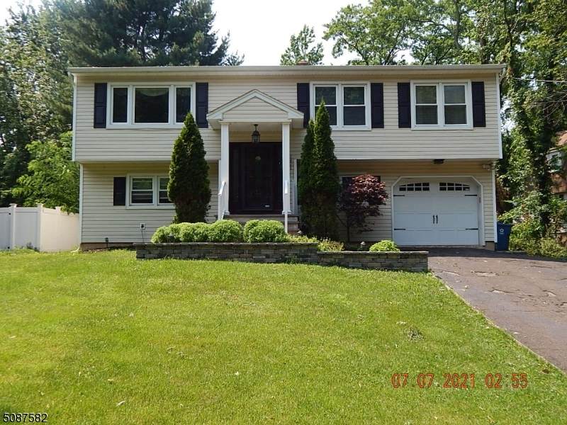 2421 Morse Ave - Photo 1