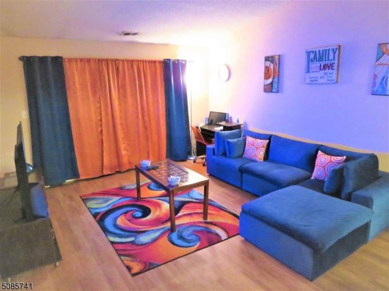 37 Taylor Dr - Photo 1