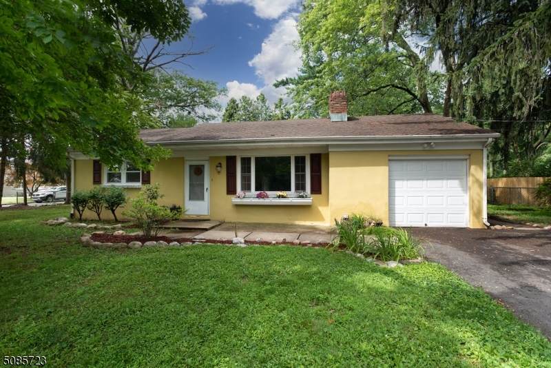 1 Pine St - Photo 1