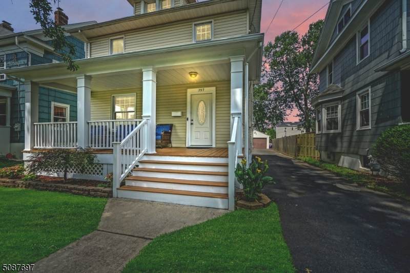 757 Union St - Photo 1