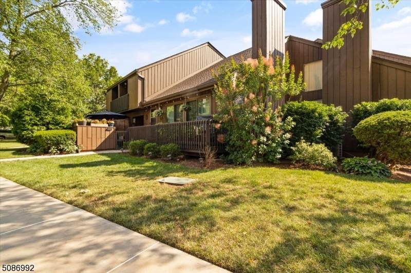 143 Kingsberry Dr - Photo 1