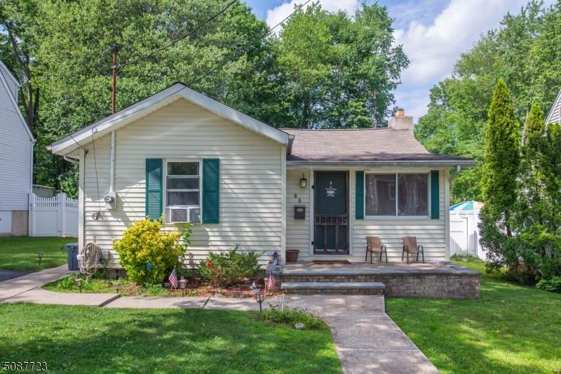88 Iroquois Ave - Photo 1