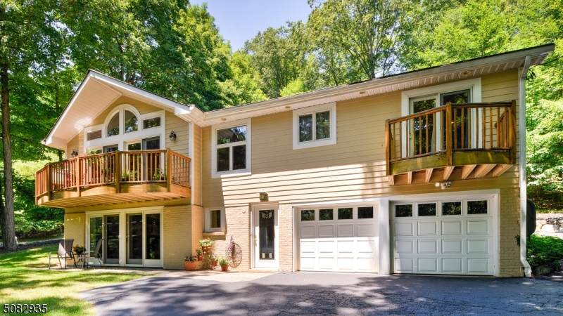 20 Hemlock Dr - Photo 1