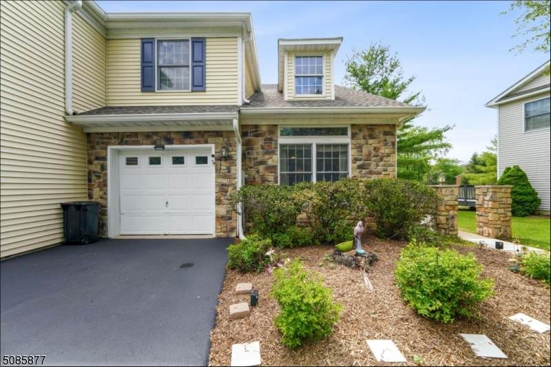 18 Pond Ridge Dr - Photo 1