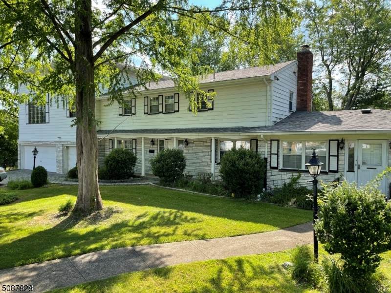 143 Greenrale Ave - Photo 1