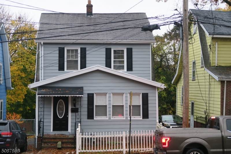 32 Essex St - Photo 1