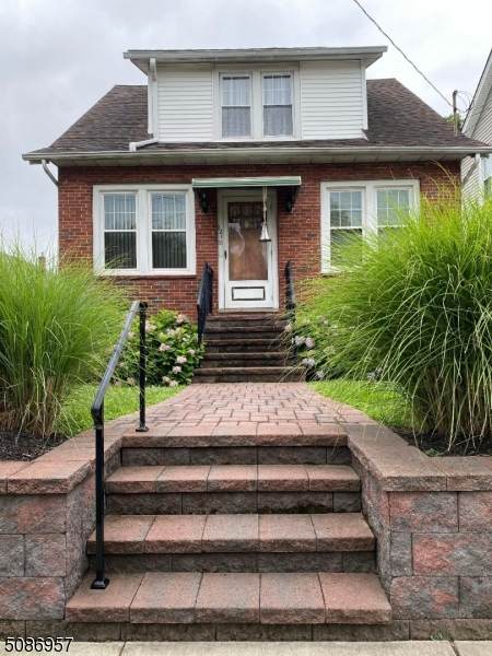 121 Chestnut Street - Photo 1