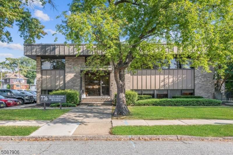 776 Amboy Ave - Photo 1