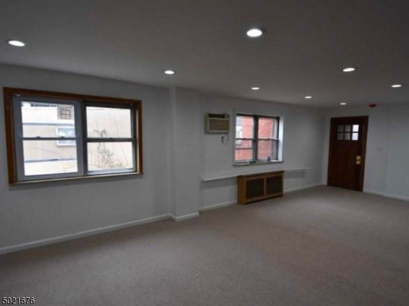 194 Harrison Ave - Photo 1