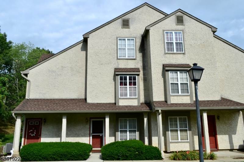 2704 Commons Dr - Photo 1