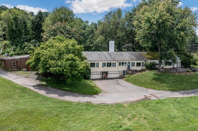 25 Stonehaven Ln - Photo 1
