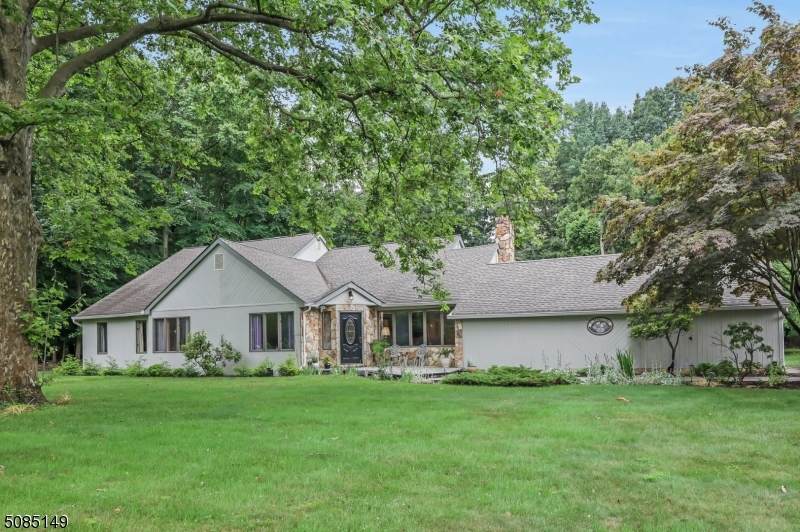 12 Drake Ln - Photo 1