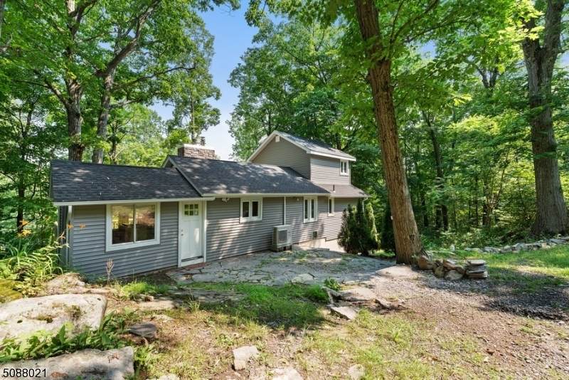 310 Hemlock Dr - Photo 1