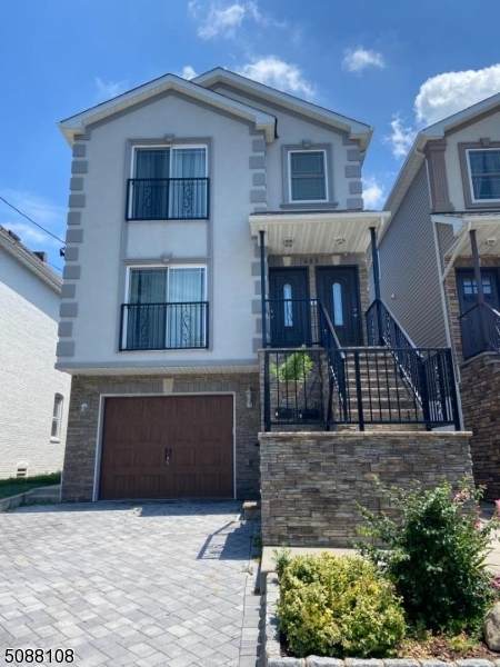 402 Maple Ave - Photo 1