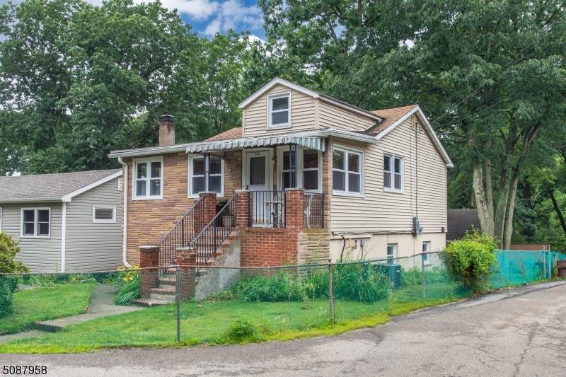 326 Windsor Ave - Photo 1