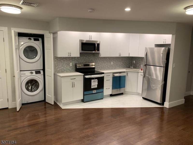 58 Stone St - Photo 1