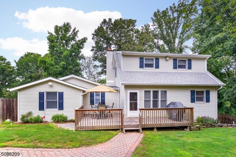 27 White Birch Rd - Photo 1