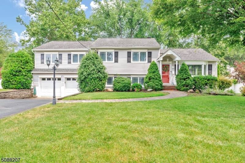 102 Longview Dr - Photo 1