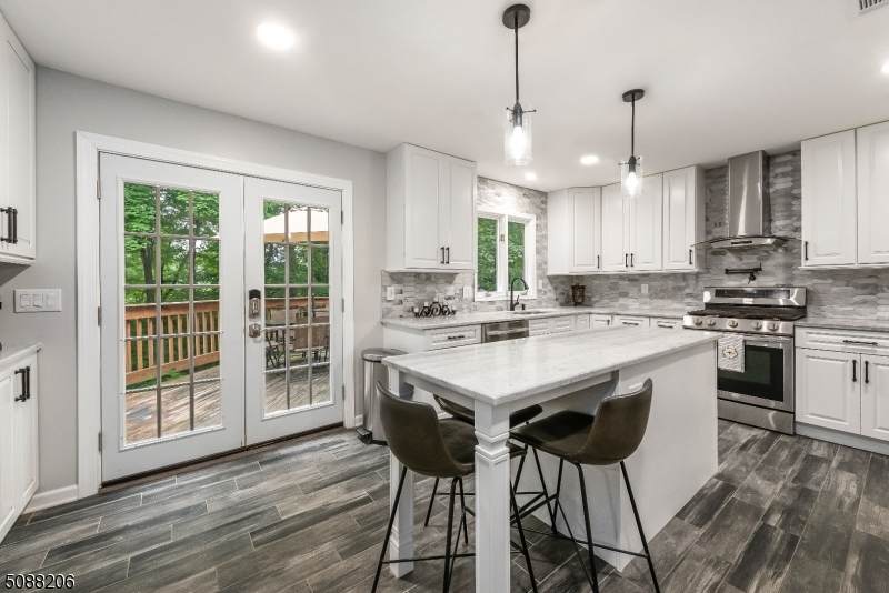 10 Timberline Dr - Photo 1