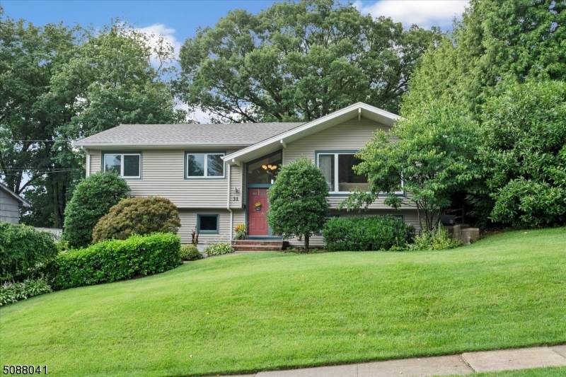 31 Grandview Ave - Photo 1