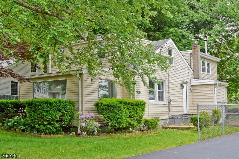8 Outlook Ave - Photo 1