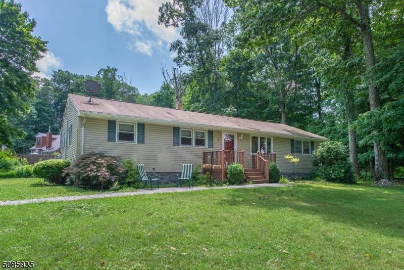 6 Evergreen Pkwy - Photo 1