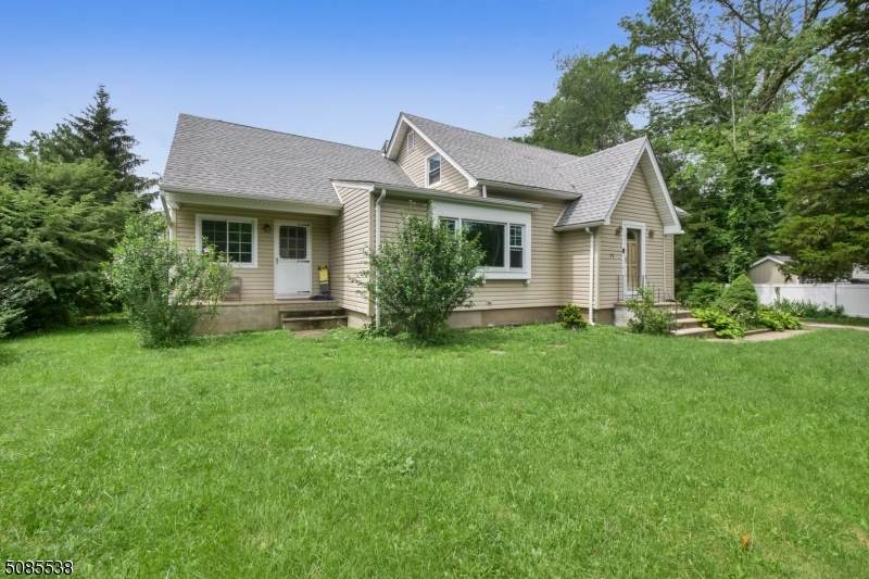 11 Glen Ave - Photo 1