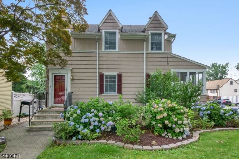 178 Jackson Ave - Photo 1