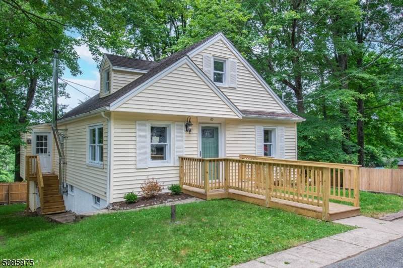 85 Upper Greenwood Rd - Photo 1