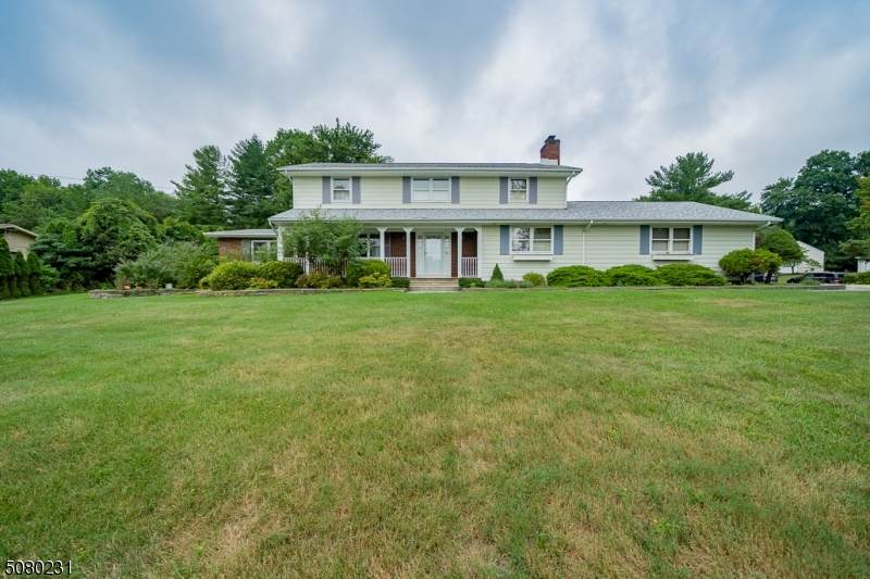 1 White Oak Ln - Photo 1