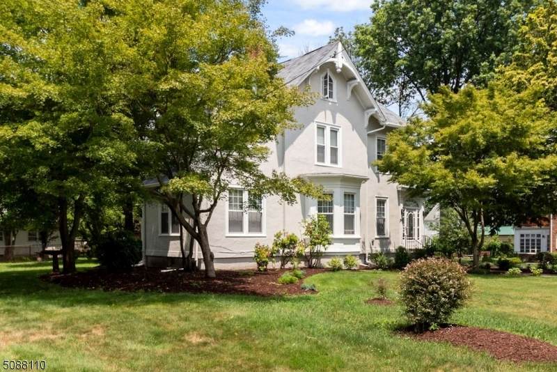 517 Berkeley Ave - Photo 1