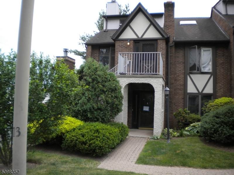 900 Valley Rd - Photo 1
