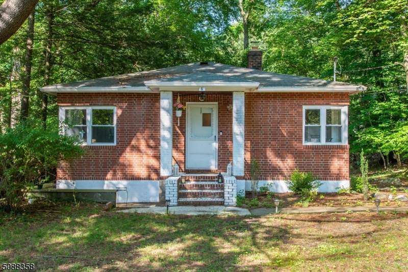 6 Ellen Rd - Photo 1