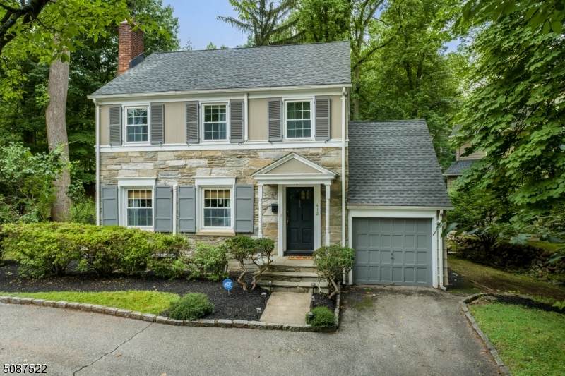 413 N Wyoming Ave - Photo 1