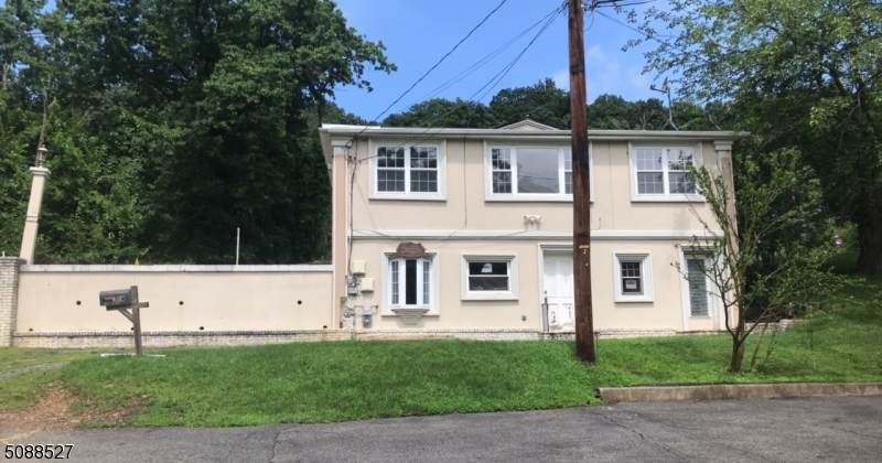 14 Manchester Ave - Photo 1
