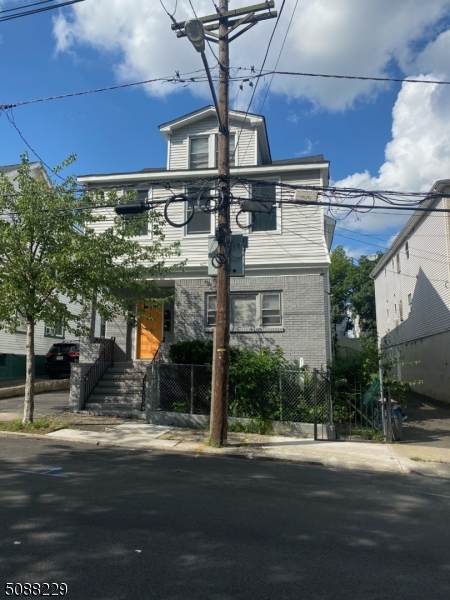 241 Lehigh Ave - Photo 1