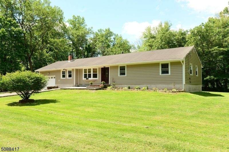 52 Hemlock Ave - Photo 1