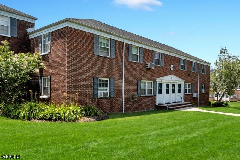 11 W Roselle Ave - Photo 1