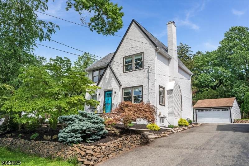 117 Elmwood Rd - Photo 1