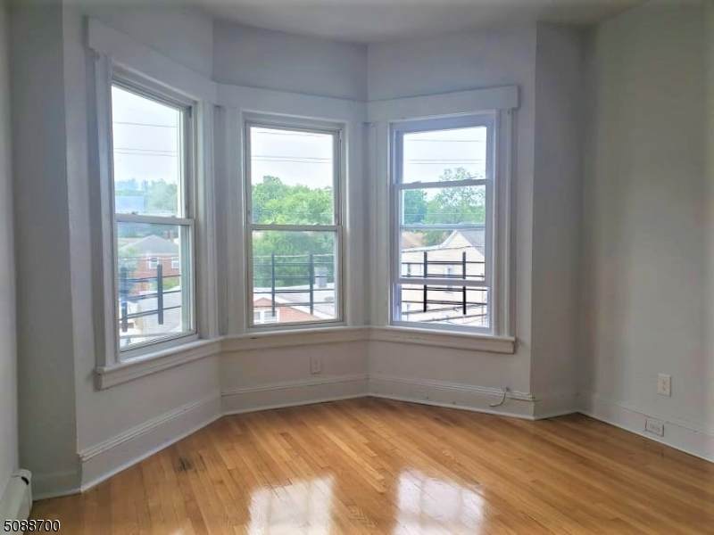 113 Danforth Ave - Photo 1