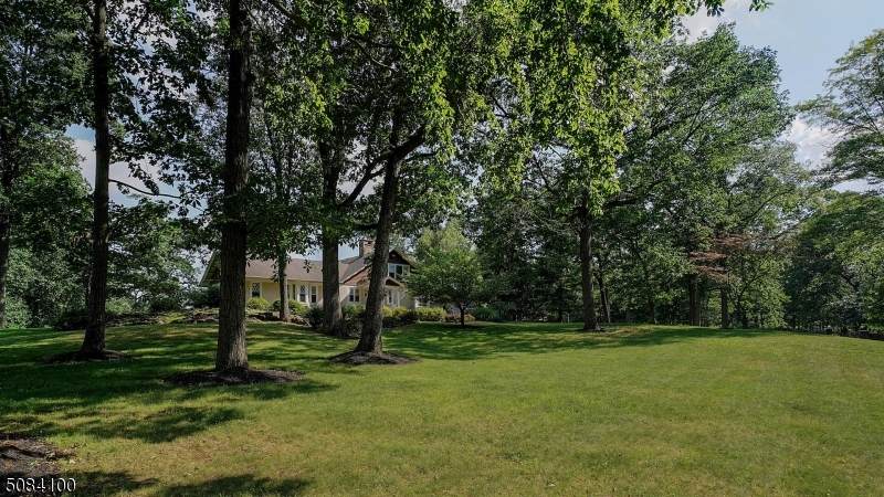 84 Hillcrest Rd - Photo 1