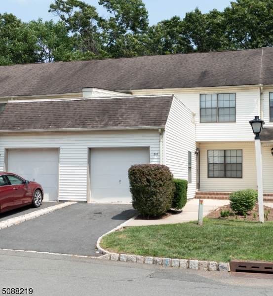 318 Jamestown Ct - Photo 1