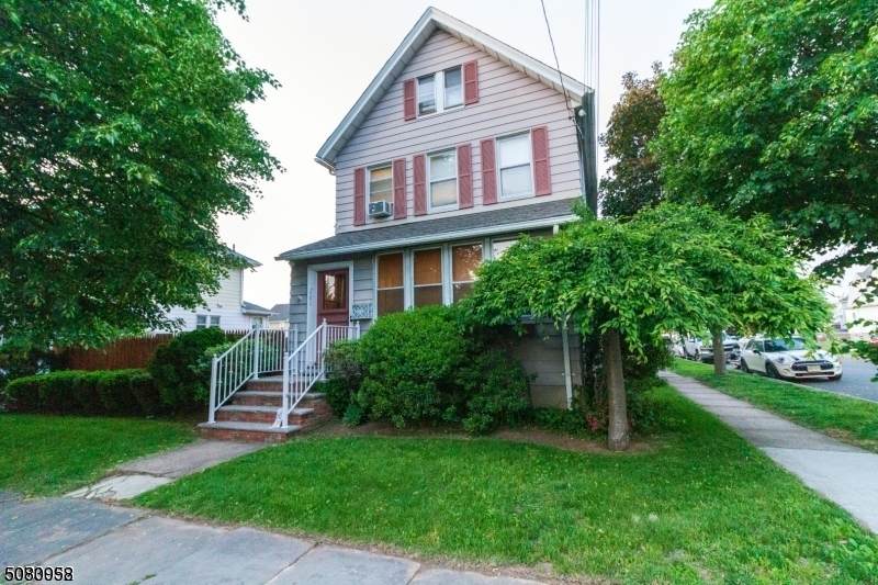 201 Pershing Ave - Photo 1